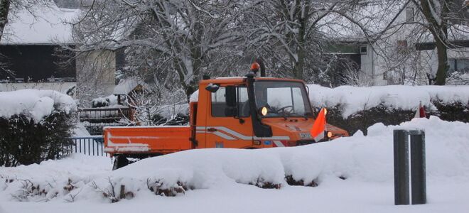 Winterdienstfahrzeug im Einsatz